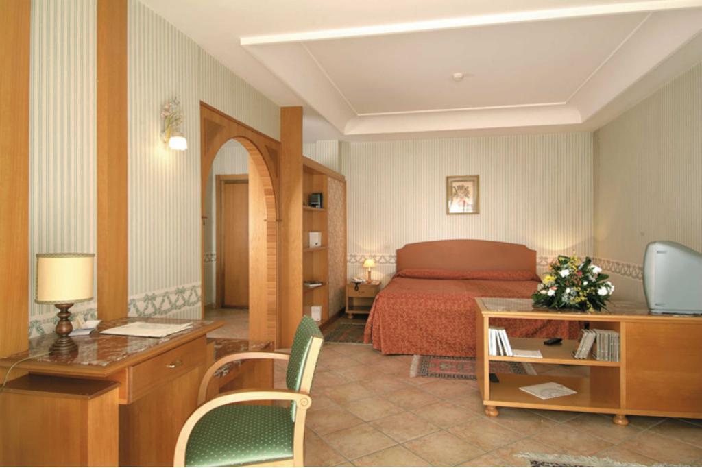 American Hotel Pozzuoli Esterno foto