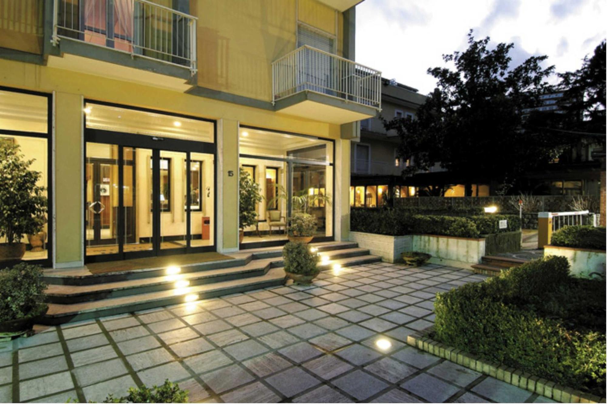 American Hotel Pozzuoli Esterno foto